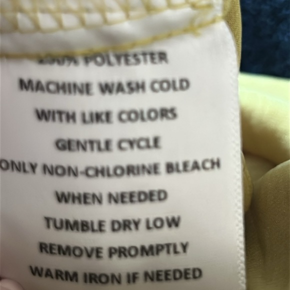 CALLIGRAPHIE Elegant Mustard Ruffle Blouse Size L - Picture 7 of 7